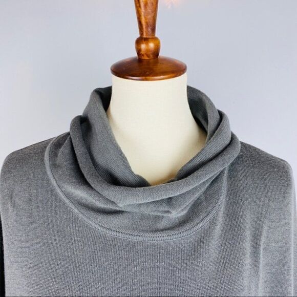 Neiman Marcus Oversized Short Sleeve Grey/Black Sweater Size XS - Picture 5 of 7